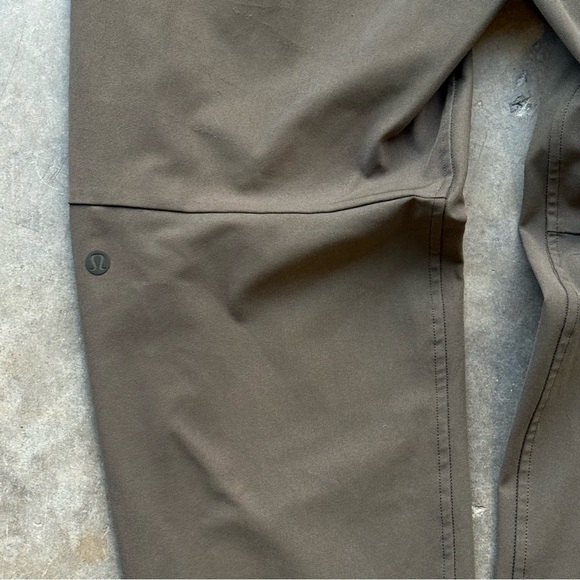 Lululemon Men's ABC Jogger pants - Olive Green - Picture 6 of 7